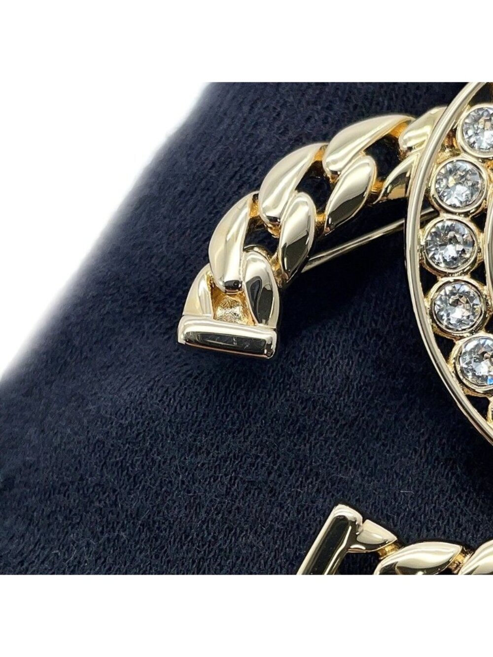 Brooch CC Logo Chain Rhinestone - Picture 5 of 9